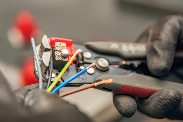 Best Affordable Emergency Electrician  in Madison, WI